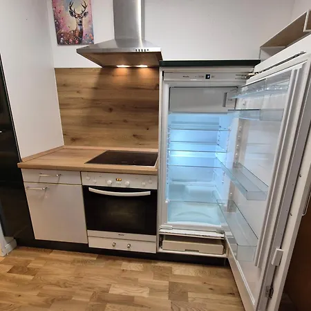 Διαμέρισμα Naturblick Am Rothaarsteig Neue Moderne Mit 2 Badezimmern 2 Kuechen Inklusive Highspeed Internet Flatrate 2x Xxl Boxspringbett 2x Terrassen Und 2x Pkw Parkplaetze 10 Minuten Bis Willingen Ideal Fuer Touristen Und Geschaeftsleute Mit Mws