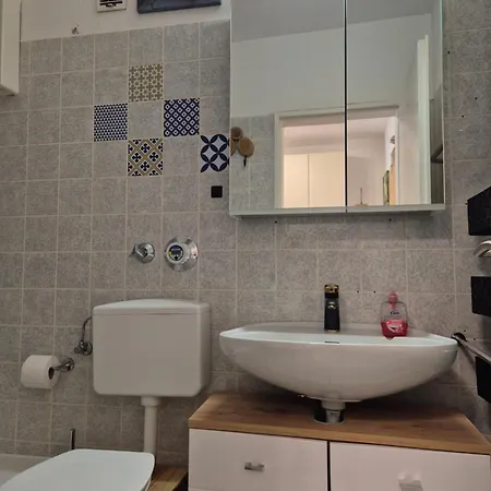 Naturblick Am Rothaarsteig Neue Moderne Mit 2 Badezimmern 2 Kuechen Inklusive Highspeed Internet Flatrate 2x Xxl Boxspringbett 2x Terrassen Und 2x Pkw Parkplaetze 10 Minuten Bis Willingen Ideal Fuer Touristen Und Geschaeftsleute Mit Mws Brilon