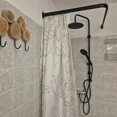 Naturblick Am Rothaarsteig Neue Moderne Mit 2 Badezimmern 2 Kuechen Inklusive Highspeed Internet Flatrate 2x Xxl Boxspringbett 2x Terrassen Und 2x Pkw Parkplaetze 10 Minuten Bis Willingen Ideal Fuer Touristen Und Geschaeftsleute Mit Mws Διαμέρισμα Brilon