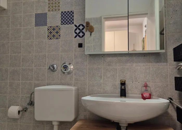 Naturblick Am Rothaarsteig Neue Moderne Mit 2 Badezimmern 2 Kuechen Inklusive Highspeed Internet Flatrate 2x Xxl Boxspringbett 2x Terrassen Und 2x Pkw Parkplaetze 10 Minuten Bis Willingen Ideal Fuer Touristen Und Geschaeftsleute Mit Mws Brilon